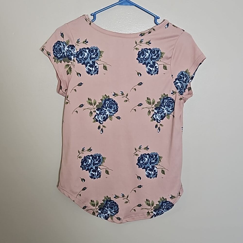 Poof Pink Floral Short Sleeve Cutout Neck Top Sz Medium - Picture 7 of 9